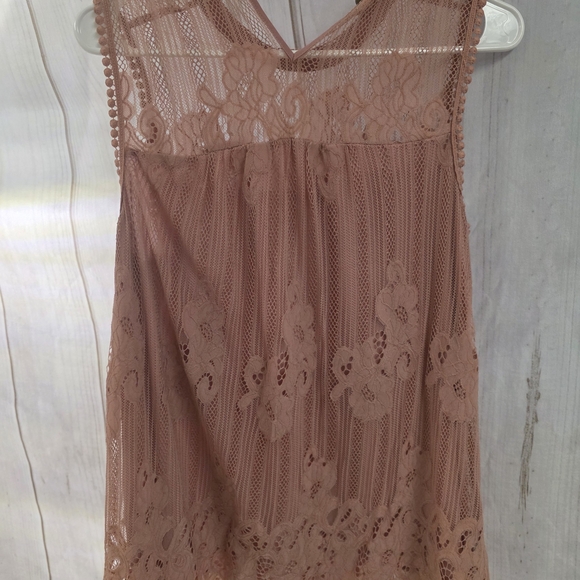 Lace Sleeveless Top - Pink - Picture 2 of 2
